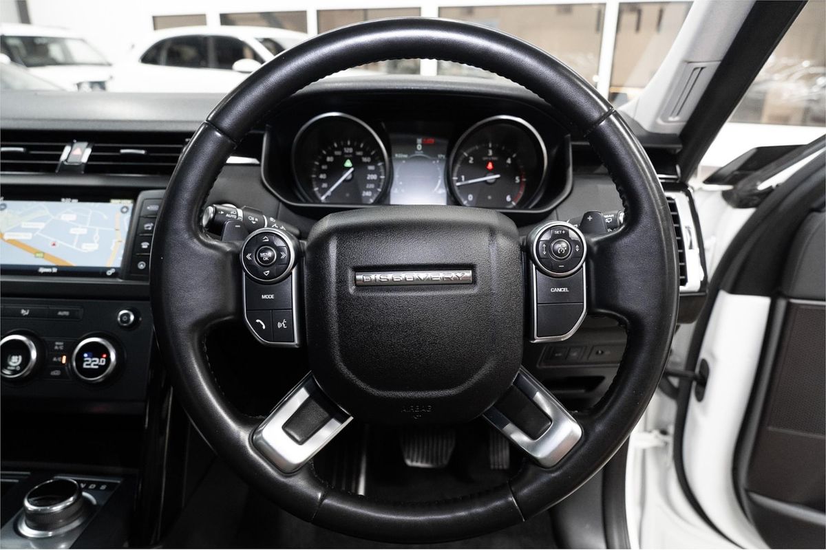 2017 Land Rover Discovery SD4 SE Series 5