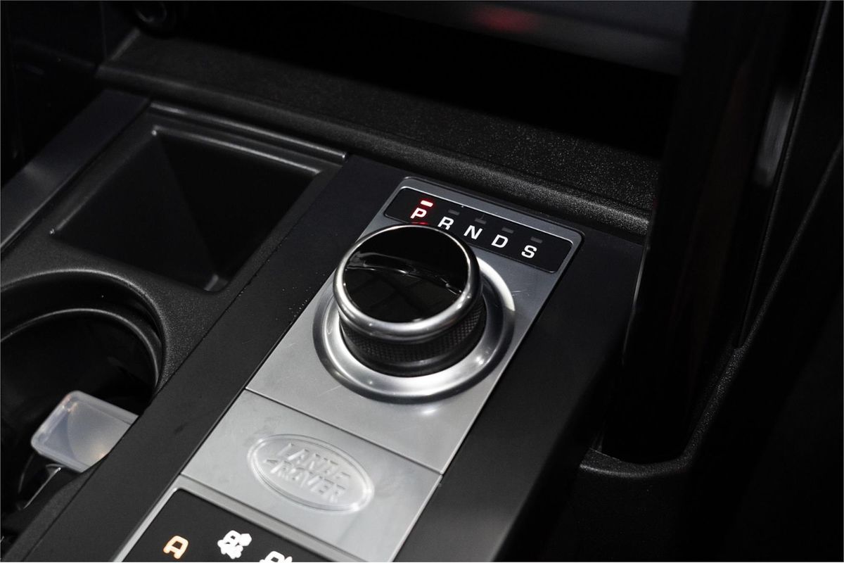 2017 Land Rover Discovery SD4 SE Series 5