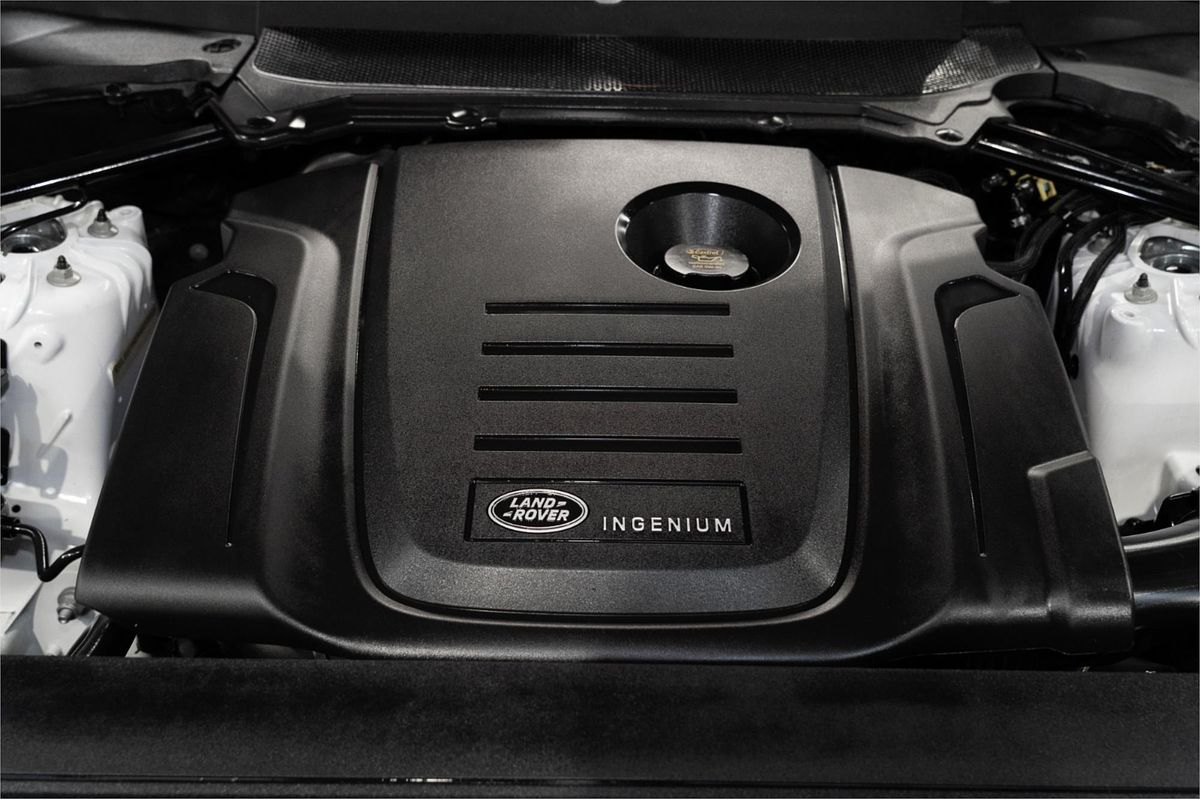 2017 Land Rover Discovery SD4 SE Series 5