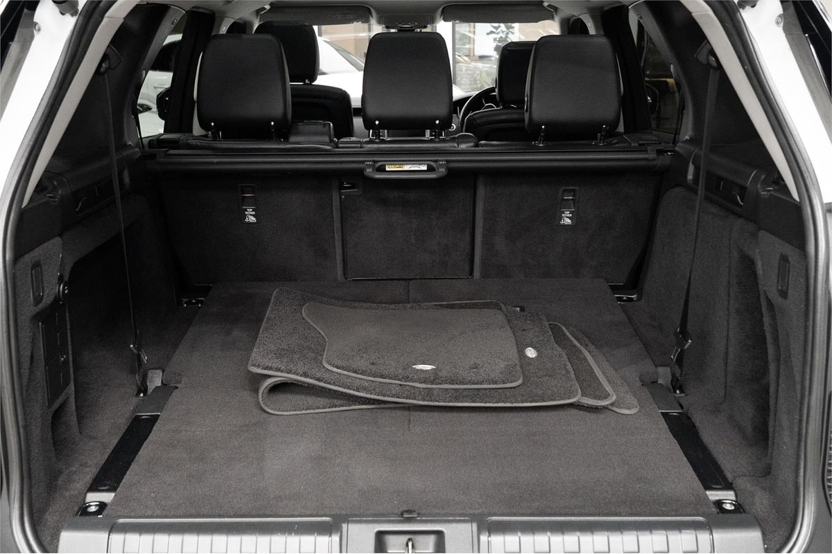 2017 Land Rover Discovery SD4 SE Series 5
