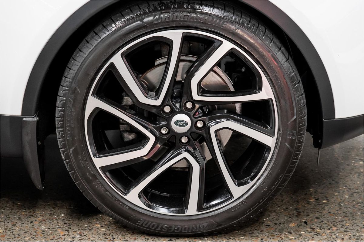 2017 Land Rover Discovery SD4 SE Series 5