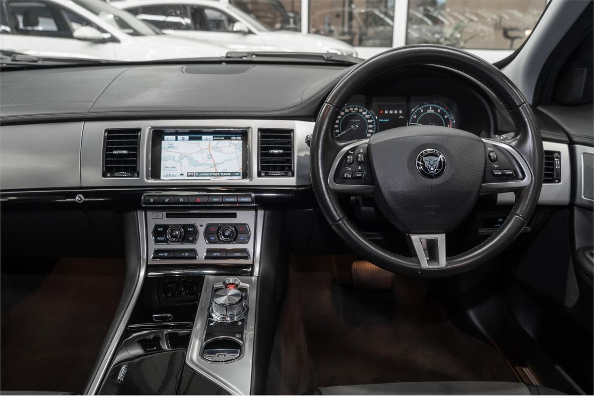 2014 Jaguar XF Luxury X250