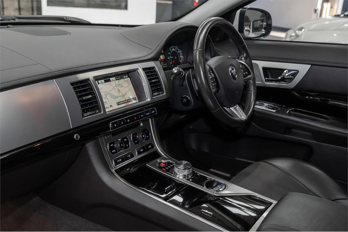 2014 Jaguar XF Luxury X250