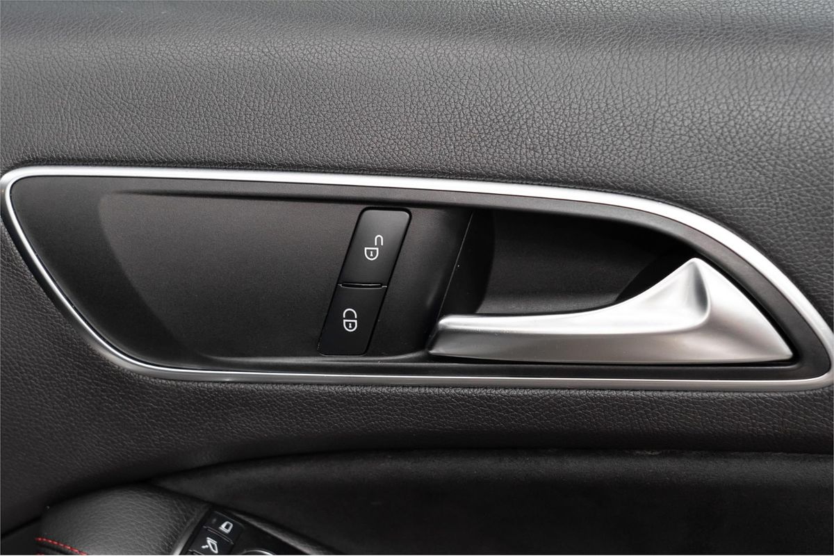 2013 Mercedes-Benz A-Class A200 W176