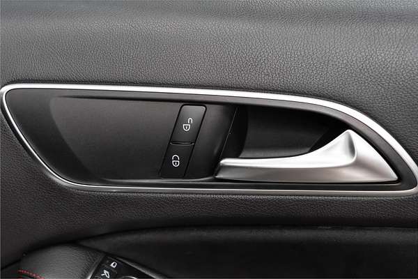 2013 Mercedes-Benz A-Class A200 W176