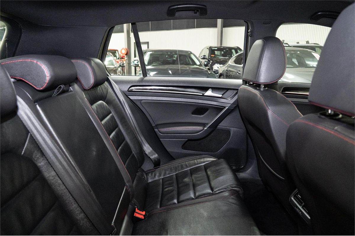 2013 Volkswagen Golf GTI 7