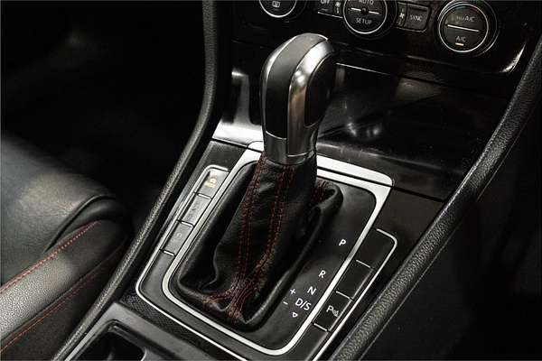 2013 Volkswagen Golf GTI 7