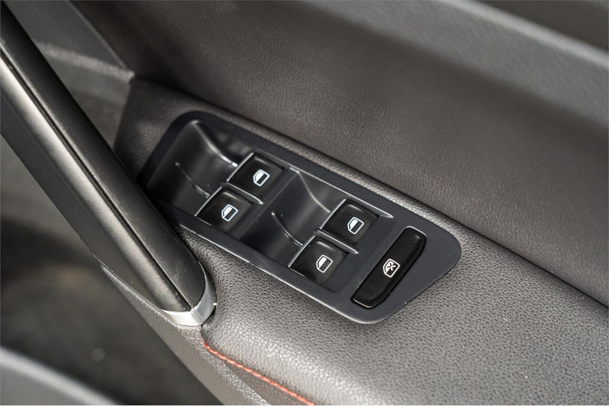 2013 Volkswagen Golf GTI 7