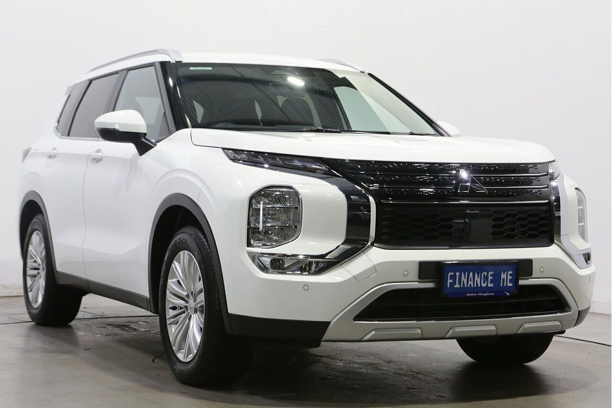 2024 Mitsubishi Outlander LS ZM