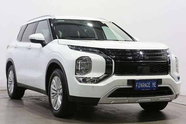 2024 Mitsubishi Outlander LS ZM