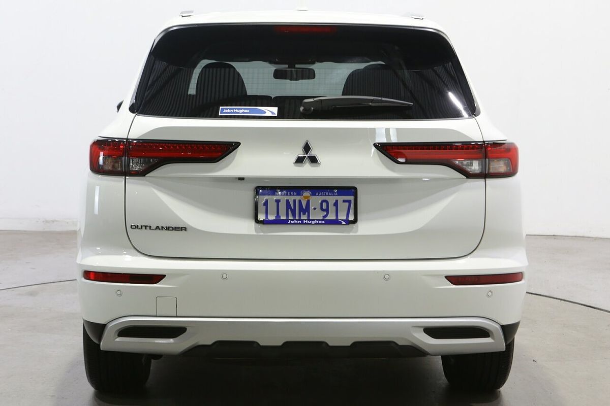 2024 Mitsubishi Outlander LS ZM