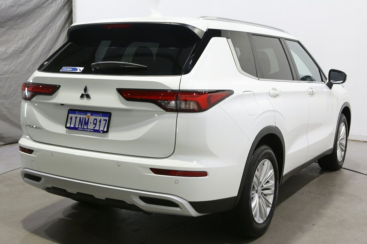 2024 Mitsubishi Outlander LS ZM