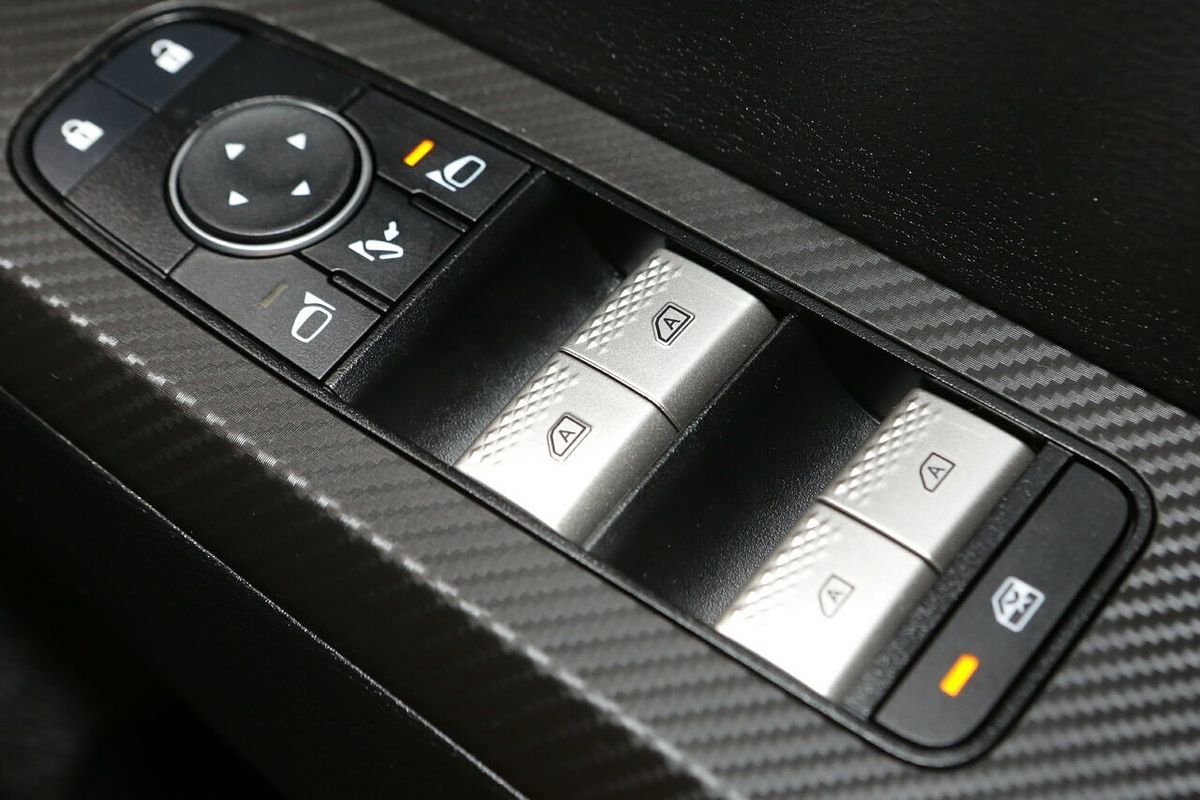2024 Mitsubishi Outlander LS ZM