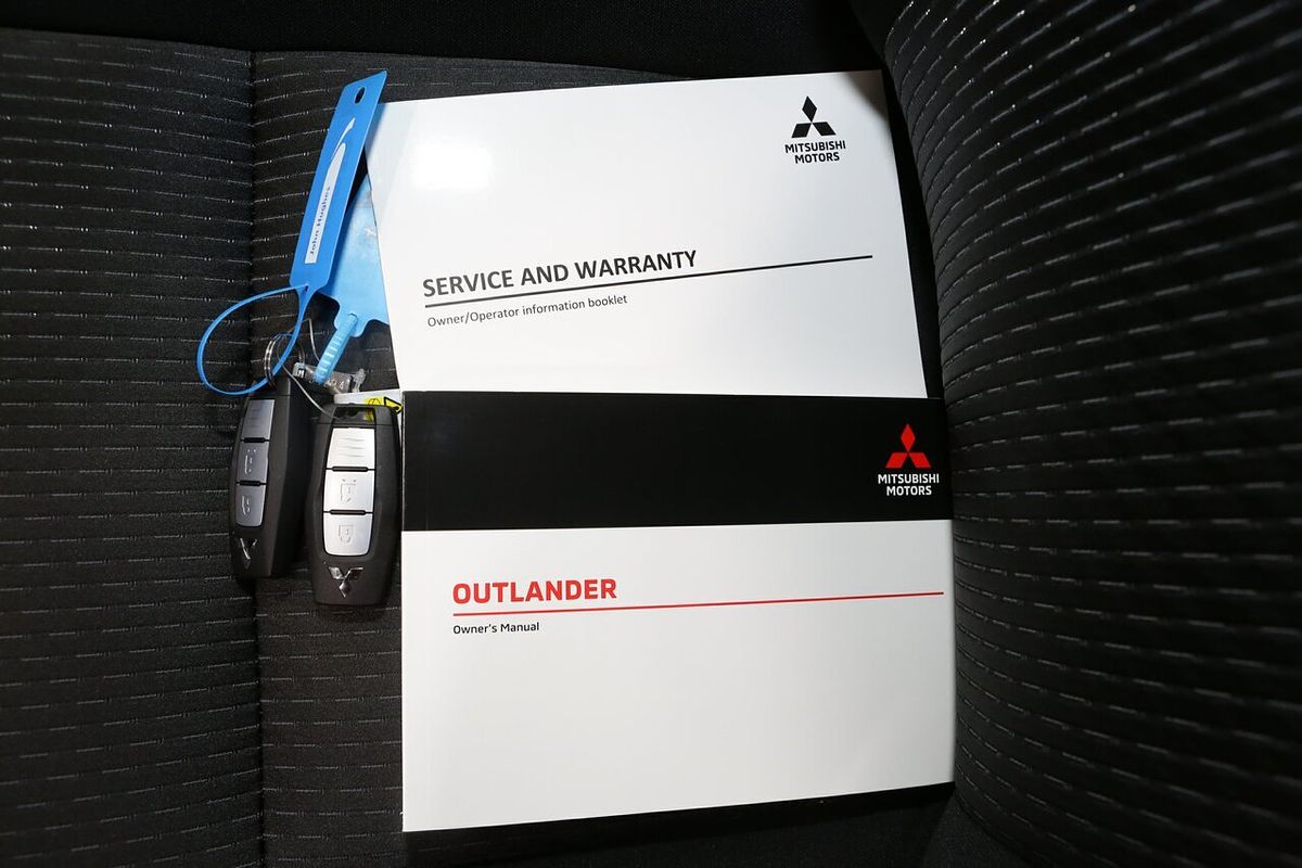 2024 Mitsubishi Outlander LS ZM