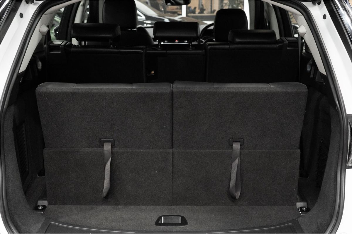 2020 Land Rover Discovery Sport D150 S L550