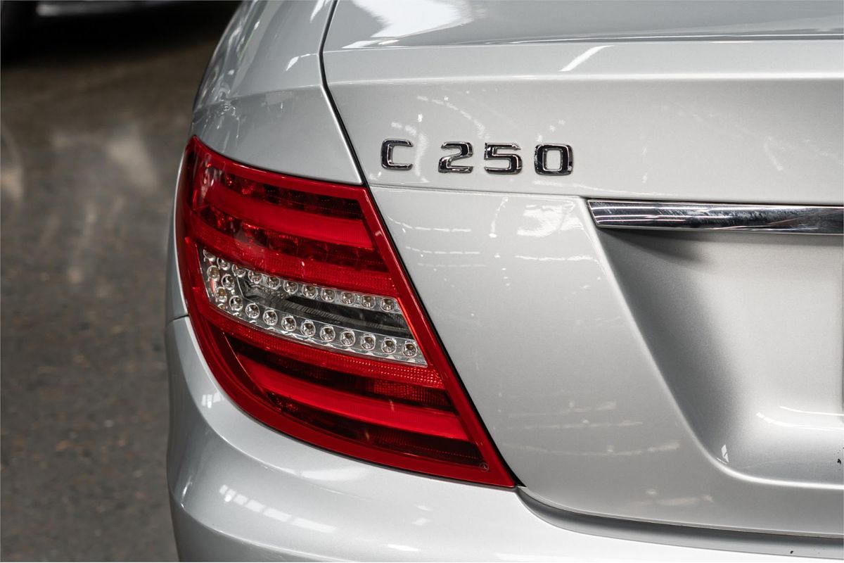 2011 Mercedes-Benz C-Class C250 CDI BlueEFFICIENCY C204