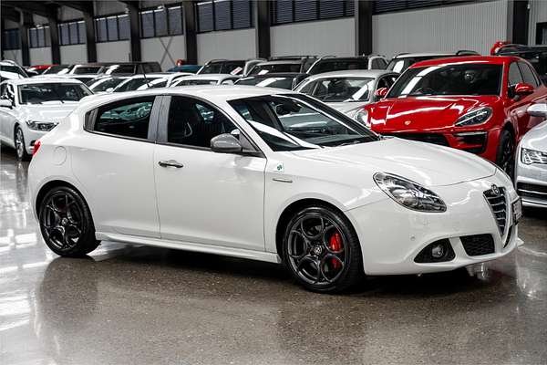 2015 Alfa Romeo Giulietta Quadrifoglio Verde Series 1