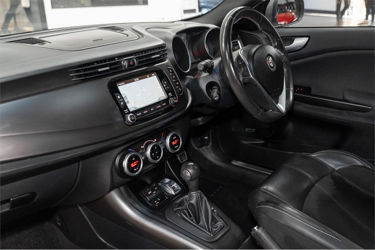 2015 Alfa Romeo Giulietta Quadrifoglio Verde Series 1