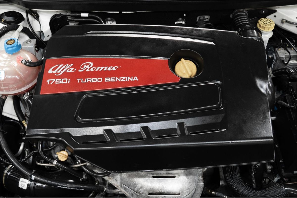 2015 Alfa Romeo Giulietta Quadrifoglio Verde Series 1