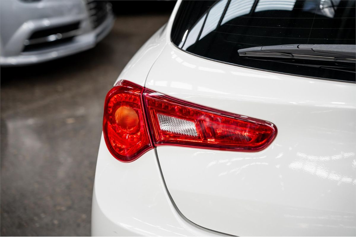 2015 Alfa Romeo Giulietta Quadrifoglio Verde Series 1