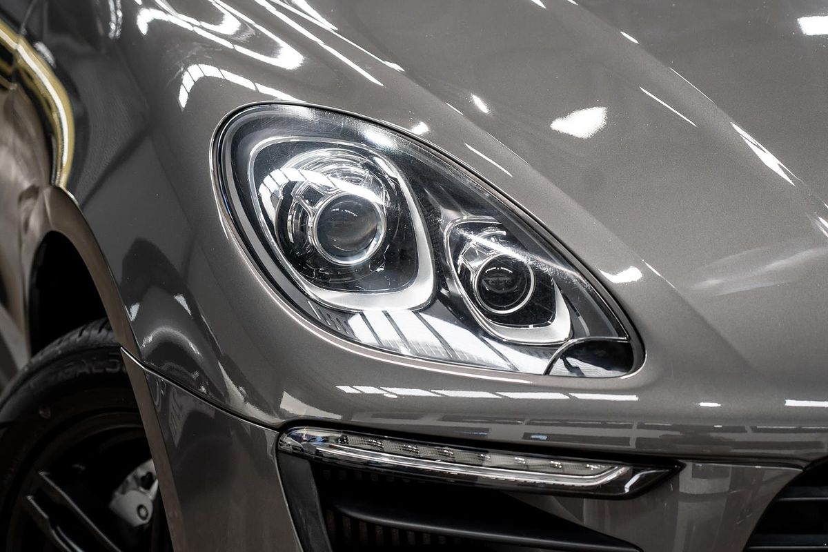 2015 Porsche Macan S 95B