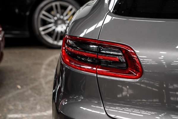 2015 Porsche Macan S 95B