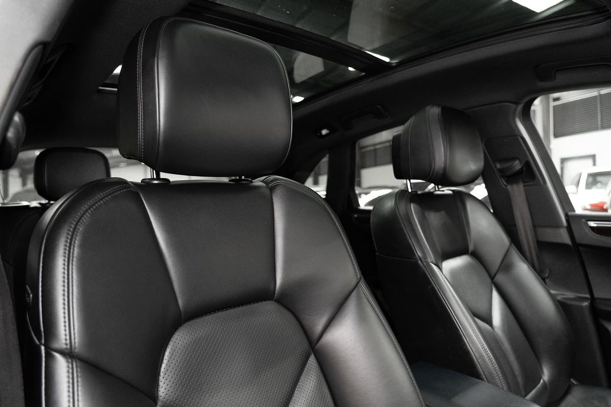 2015 Porsche Macan S 95B