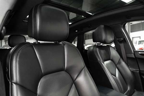 2015 Porsche Macan S 95B