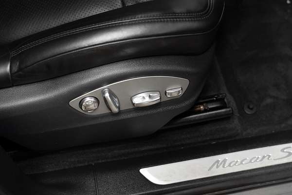 2015 Porsche Macan S 95B