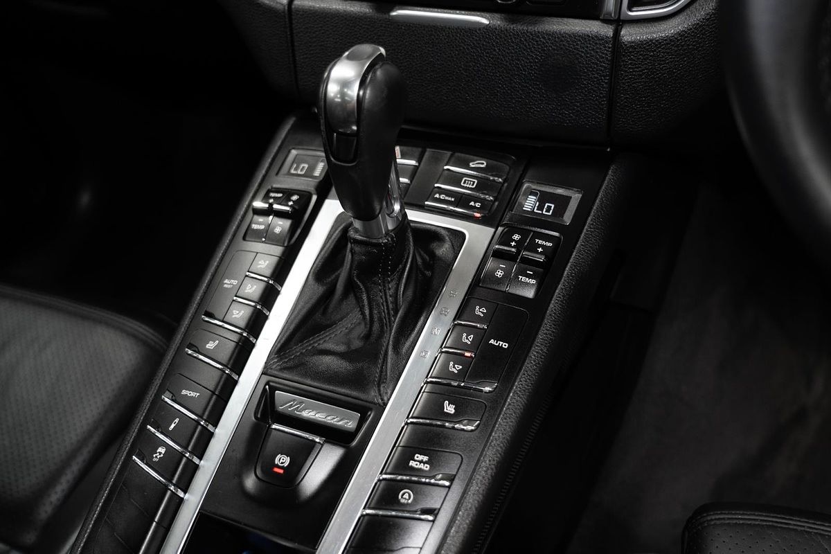 2015 Porsche Macan S 95B