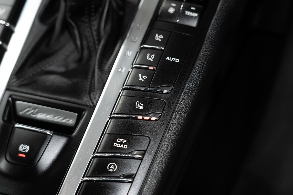 2015 Porsche Macan S 95B