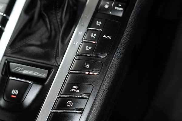 2015 Porsche Macan S 95B