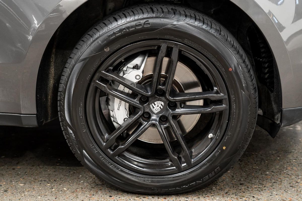 2015 Porsche Macan S 95B