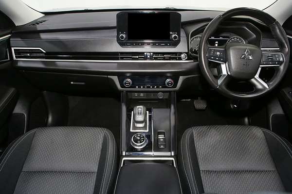 2022 Mitsubishi Outlander LS ZM