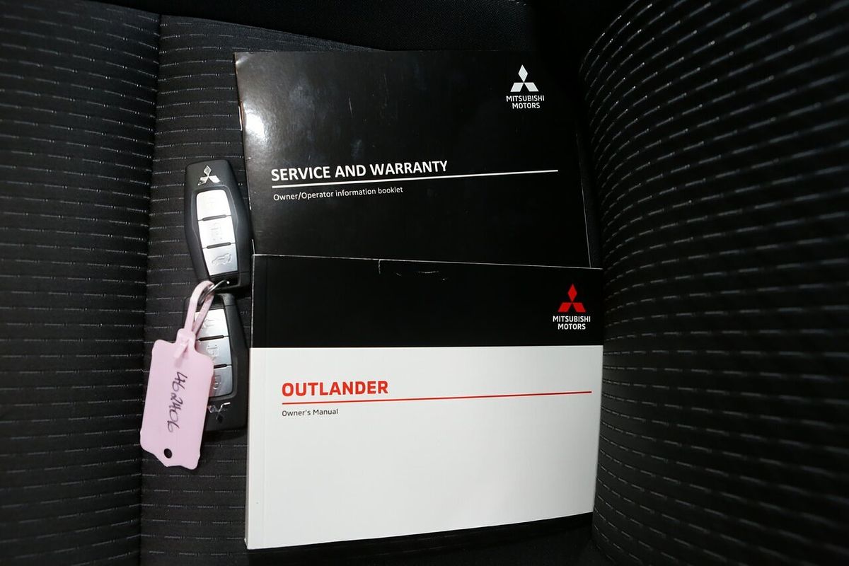 2022 Mitsubishi Outlander LS ZM