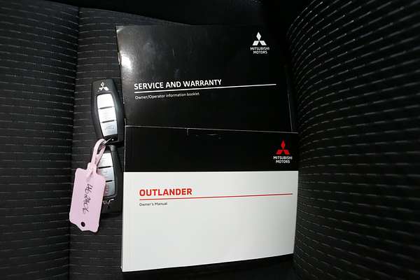 2022 Mitsubishi Outlander LS ZM