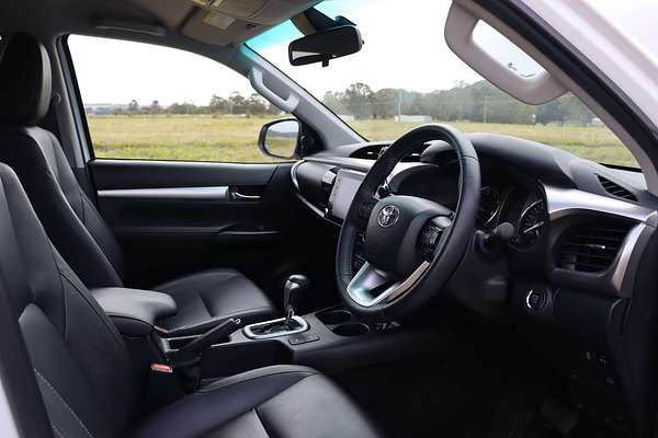 2022 Toyota Hilux SR5 GUN126R 4X4