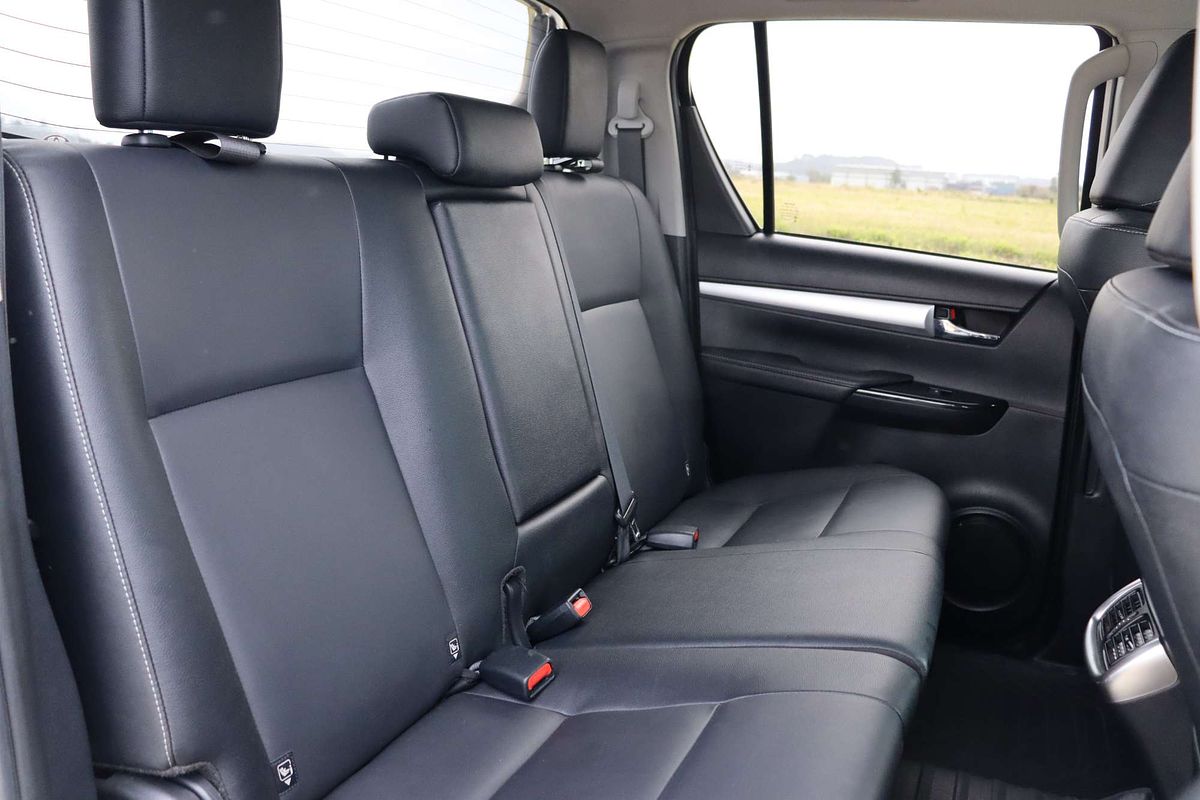 2022 Toyota Hilux SR5 GUN126R 4X4