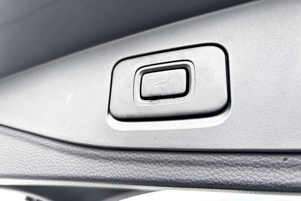 2024 Isuzu MU-X LS-U