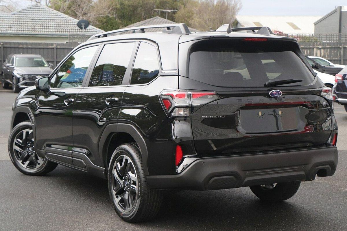 2025 Subaru Forester Premium S6