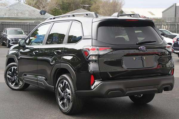 2025 Subaru Forester Premium S6