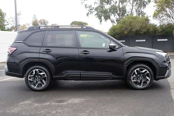 2025 Subaru Forester Premium S6