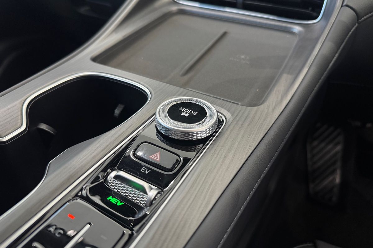 2025 Chery Tiggo 8 Super Hybrid Urban T31