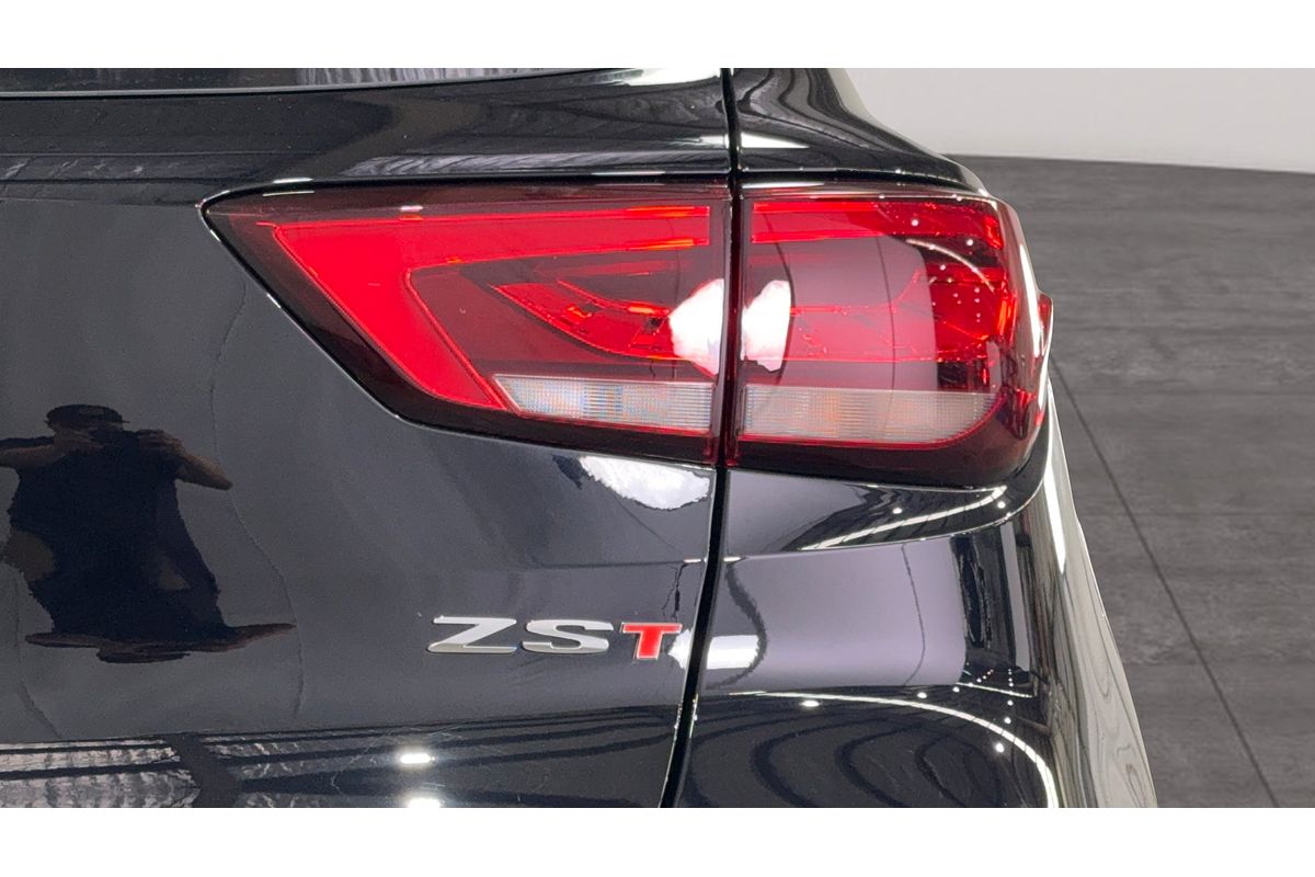 2024 MG ZST Essence
