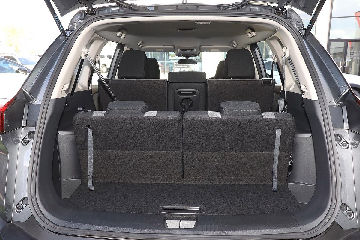 2025 Nissan X-TRAIL ST T33