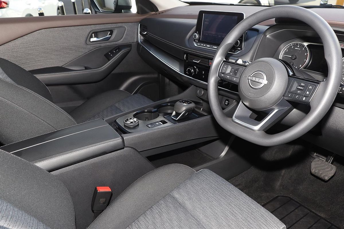 2024 Nissan X-TRAIL ST T33