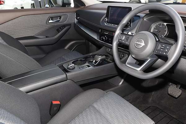 2025 Nissan X-TRAIL ST T33