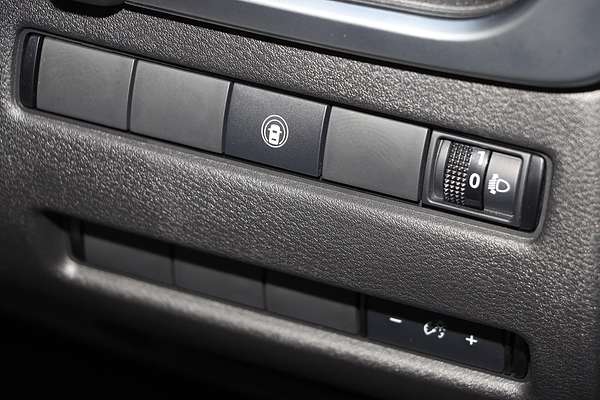 2025 Nissan X-TRAIL ST T33
