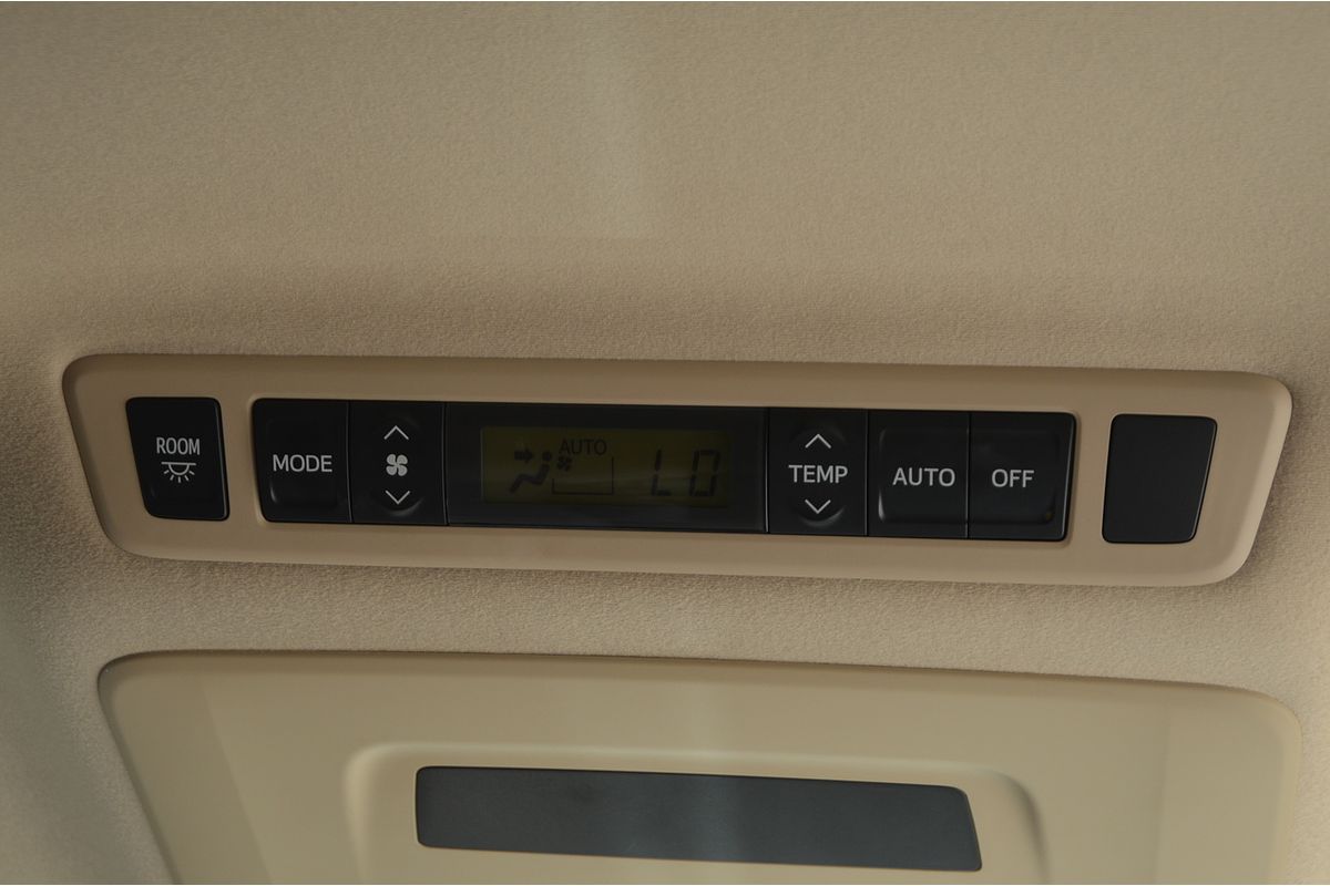 2012 Toyota Alphard SR ATH20