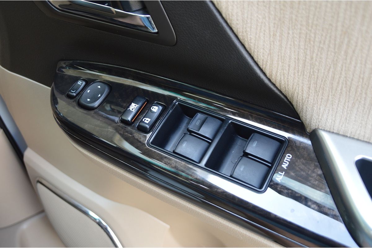 2012 Toyota Alphard SR ATH20
